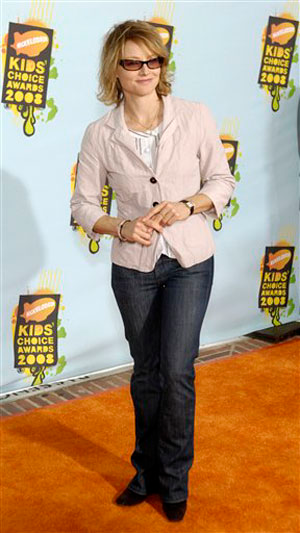 Illustration for article titled Some Fashions At The Kids' Choice Awards Were Surprisingly Childish